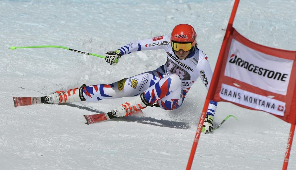 Slovenská lyžiarka Petra Vlhová na trati v superobrovskom slalome kombinácie Svetového pohára  vo švajčiarskej Crans Montane.