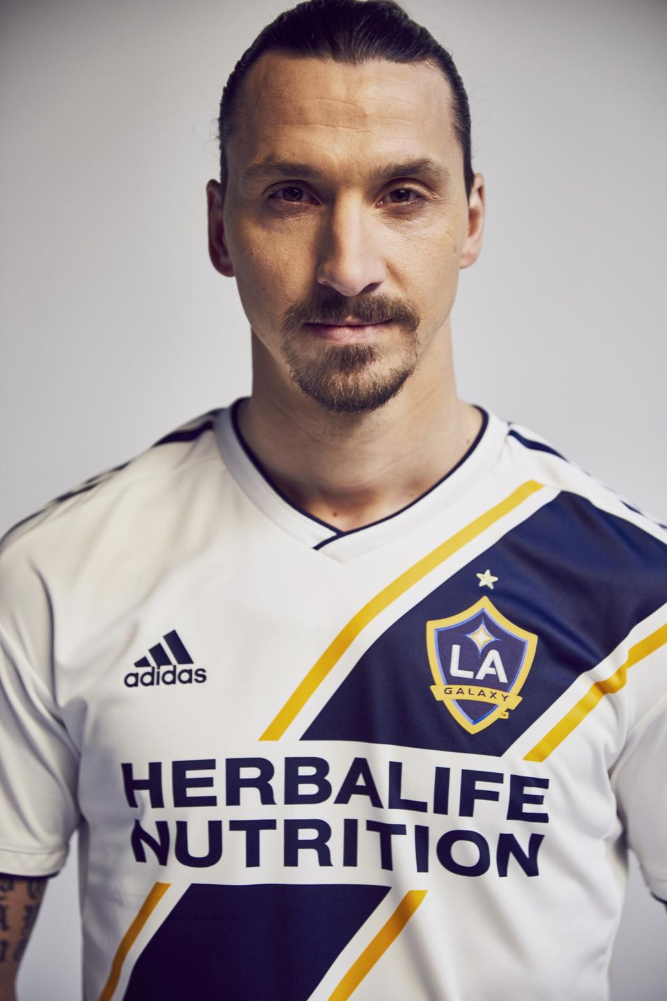 Útočník Zlatan Ibrahimovič pózuje v drese LA Galaxy.