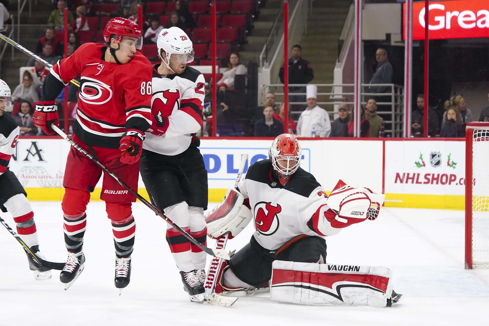 Zápas Carolina Hurricanes - New Jersey Devils.