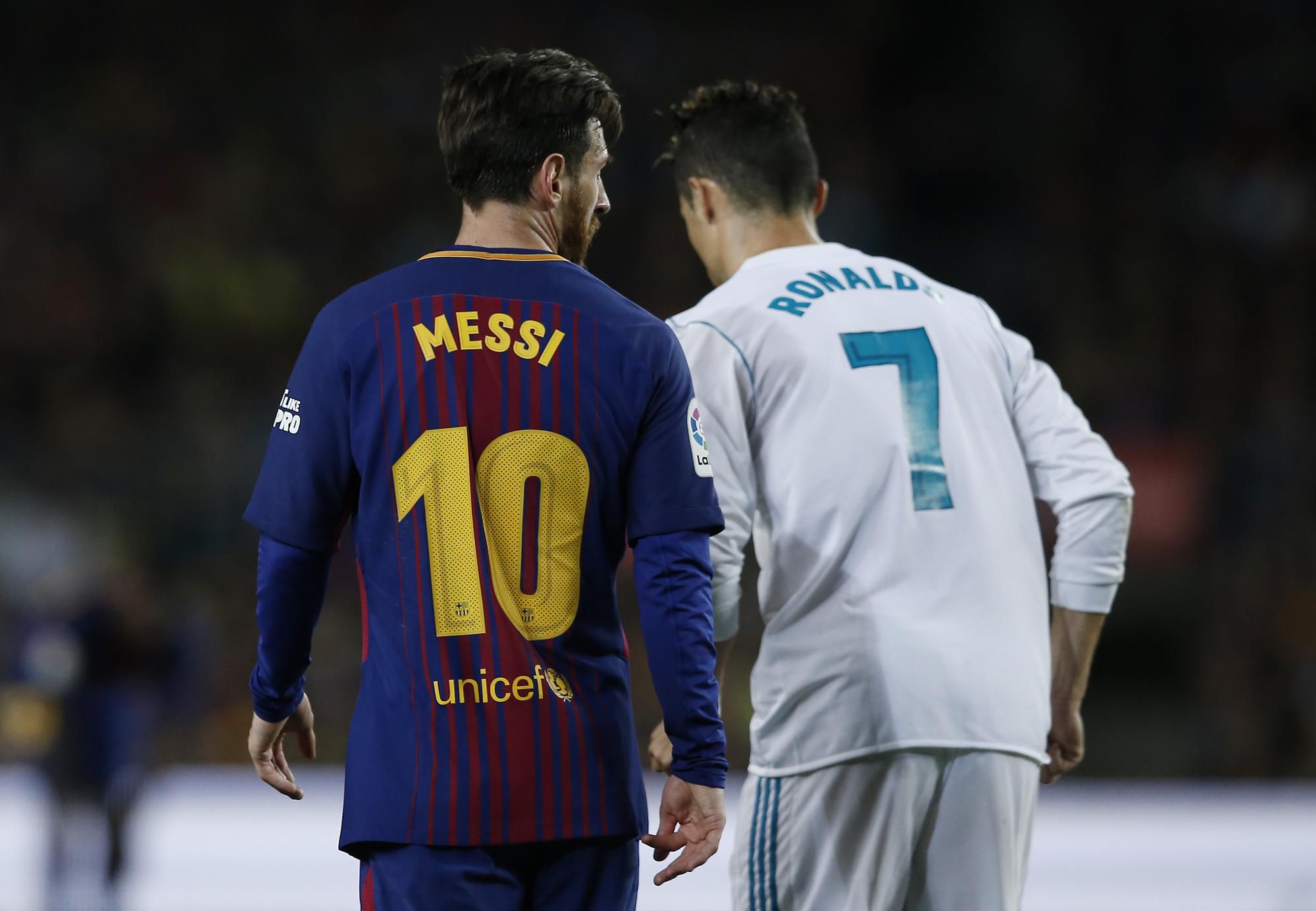 Leo Messi (FC Barcelona) a Cristiano Ronaldo ešte v drese Realu Madrid.