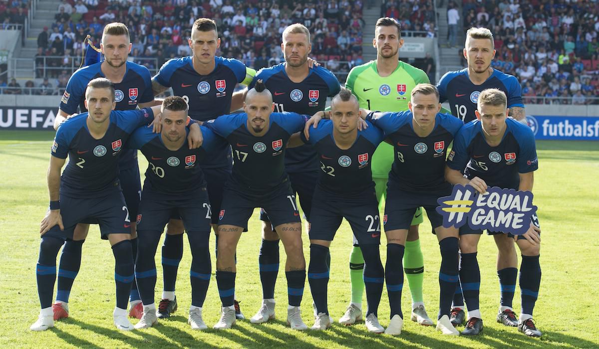 Slovensko - tímová fotografia pred domácim zápasom s Českom (Liga národov).