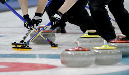 Curling: Slováci začali prehrami