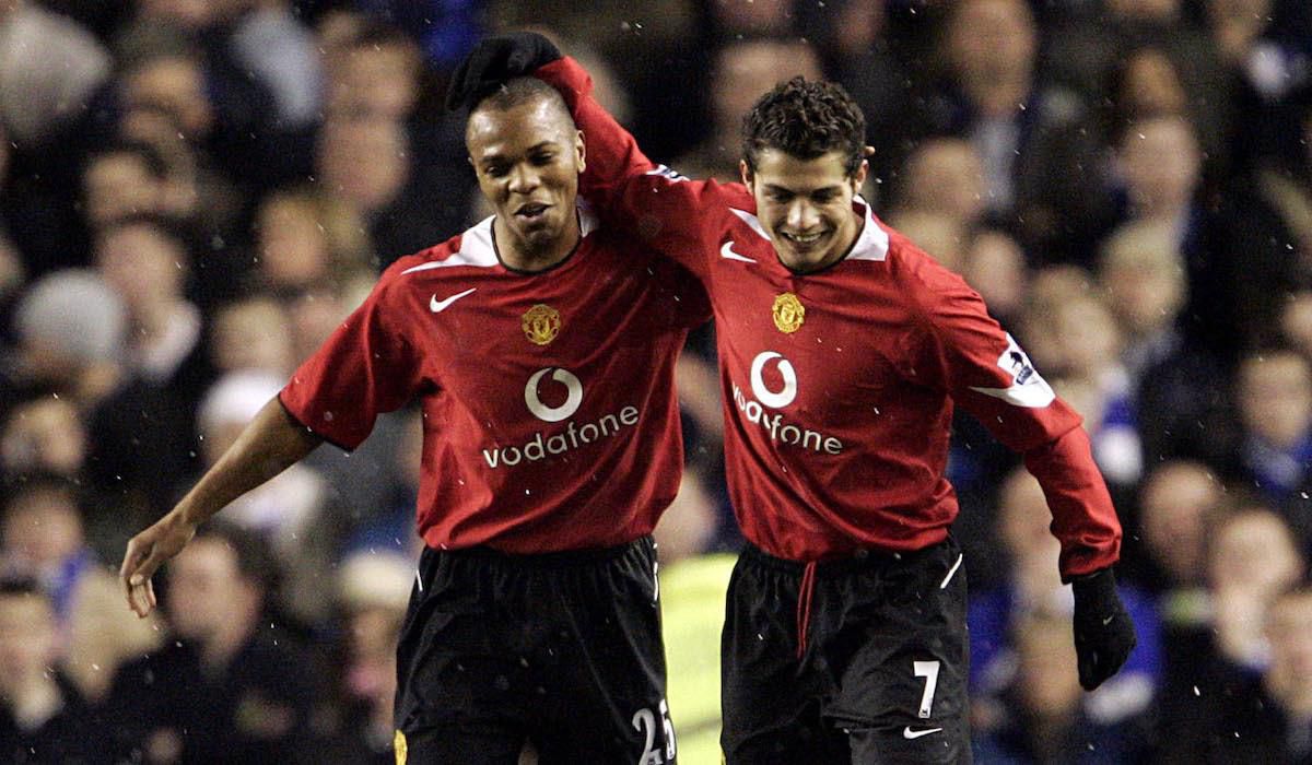 Quinton Fortune a Cristiano Ronaldo (Manchester United)