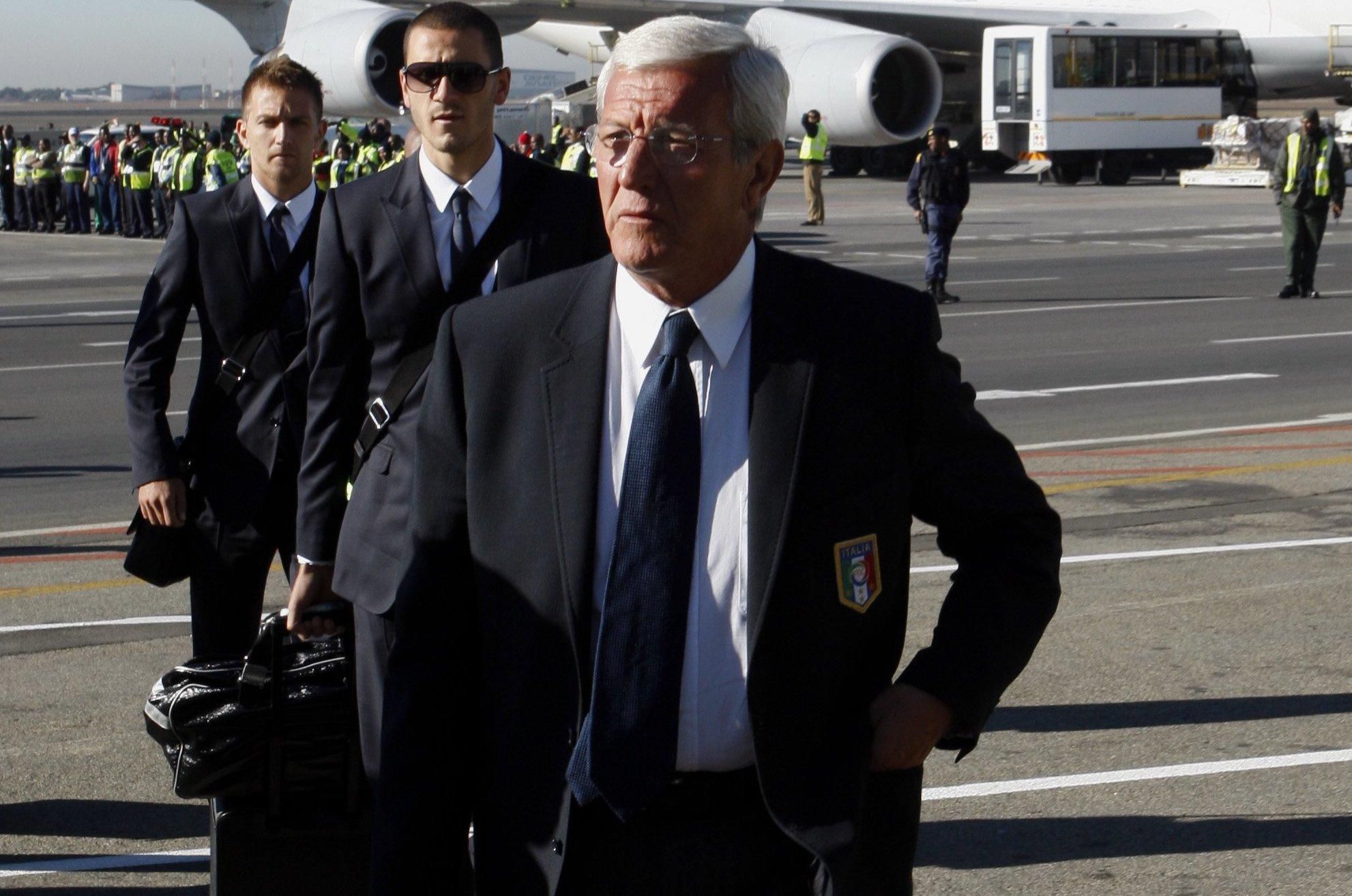 Marcello Lippi na letisku OR Tambo v Johannes.