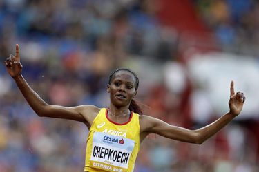 Kenská bežkyňa Chepkoechová pokorila najlepší svetový čas z roku 2019 takmer o päť sekúnd