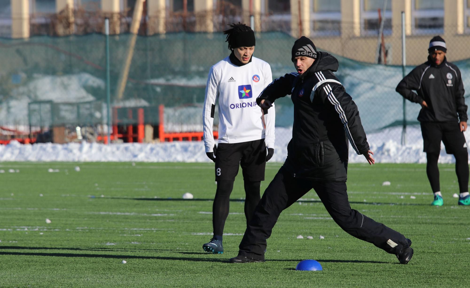 Zimnú prípravu s A-tímom trénera Vladimíra Cifraniča začali aj traja novici z krajín Beneluxu - Belgičan Andy Kawaya, Holanďania Alvin Fortes a Jeffrey Neral.