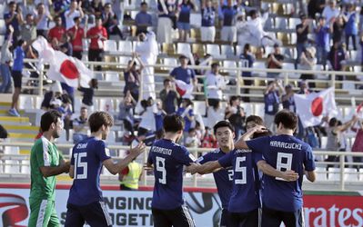 Ázijský pohár: Japonci s tesnou výhrou nad Turkménskom, triumf Uzbekistanu