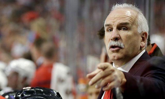 Joel Quenneville na striedačke vždy živo gestikuloval.