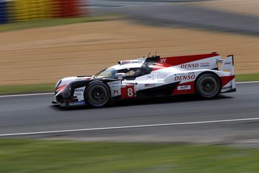 Vytrvalostné preteky 24 Le Mans prvýkrát v histórii ovládla neohrozená Toyota