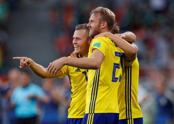 Švédi zničili Mexiko troma gólmi, oba tímy postupujú do osemfinále