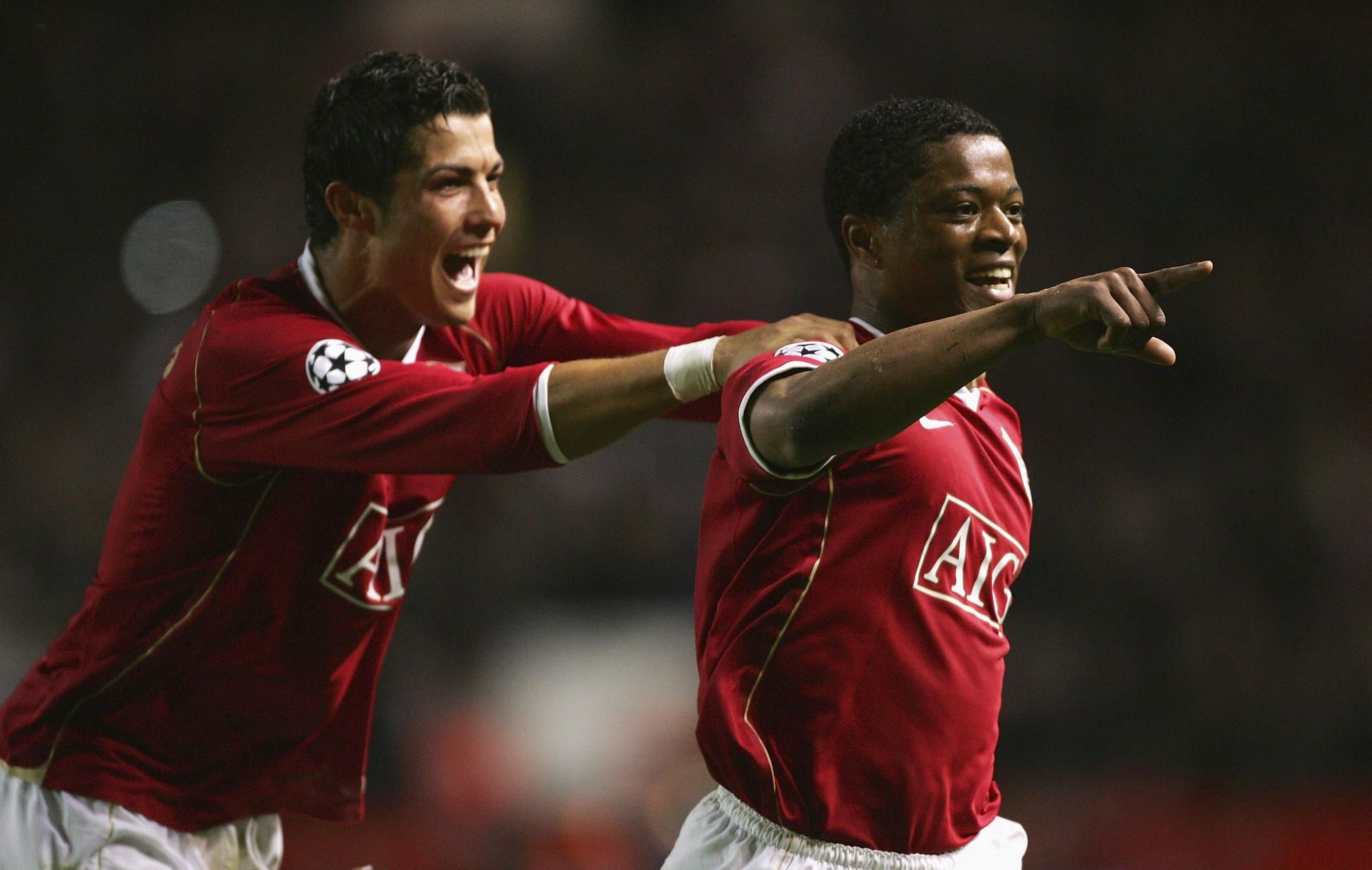 Patrice Evra a Cristiano Ronaldo ešte v drese Manchestru United v roku 2007