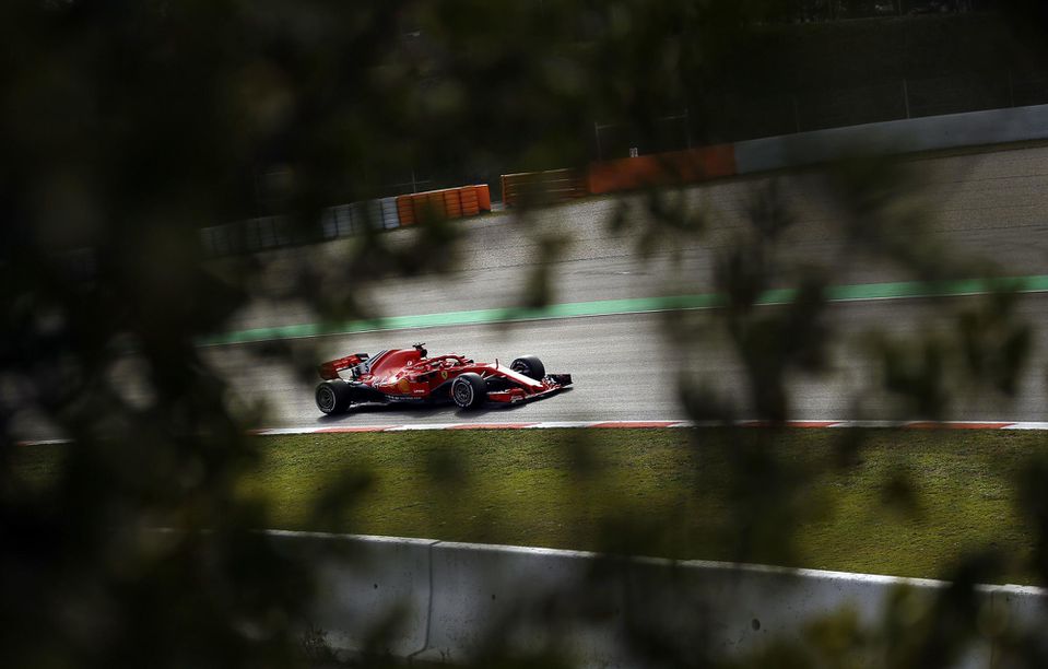 Ferrari a Sebastian Vettel na okruhu v Barcelone