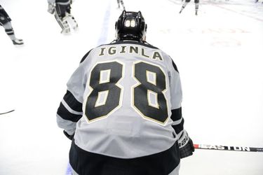 Po 20 sezónach v NHL sa s kariérou lúči Jarome Iginla