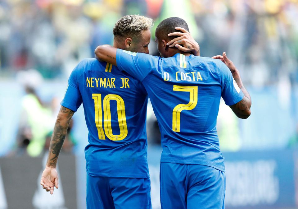 Neymar a Douglas Costa