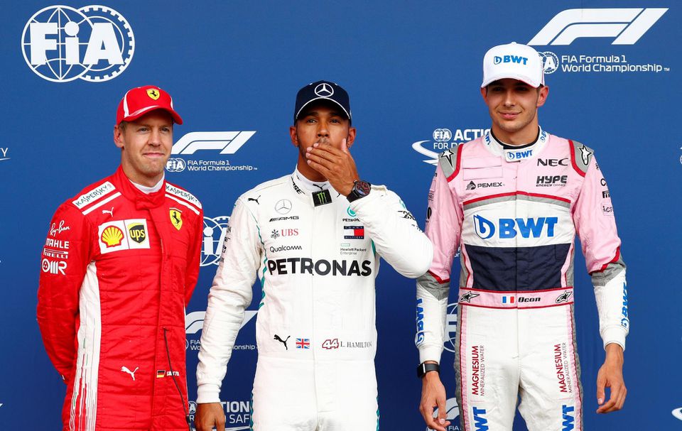 Sebastian Vettel, Lewis Hamilton a Esteban Ocon po kvalifikácii na Veľkú cenu Belgicka