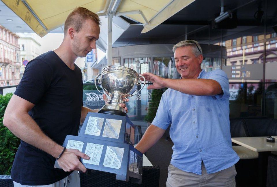Martin Marinčin s Calder Cupom