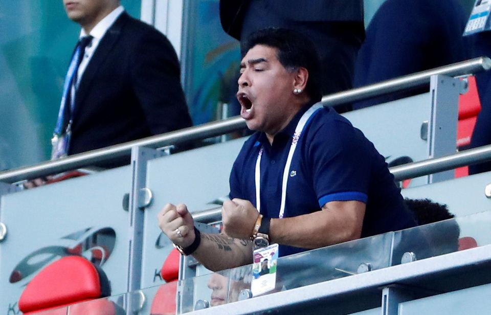 Diego Maradona na osemfinálovom zápase Francúzsko - Argentína.