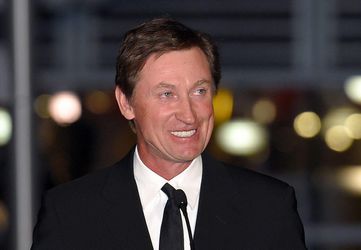 Legendárny Wayne Gretzky ide pozdvihnúť hokej do Číny