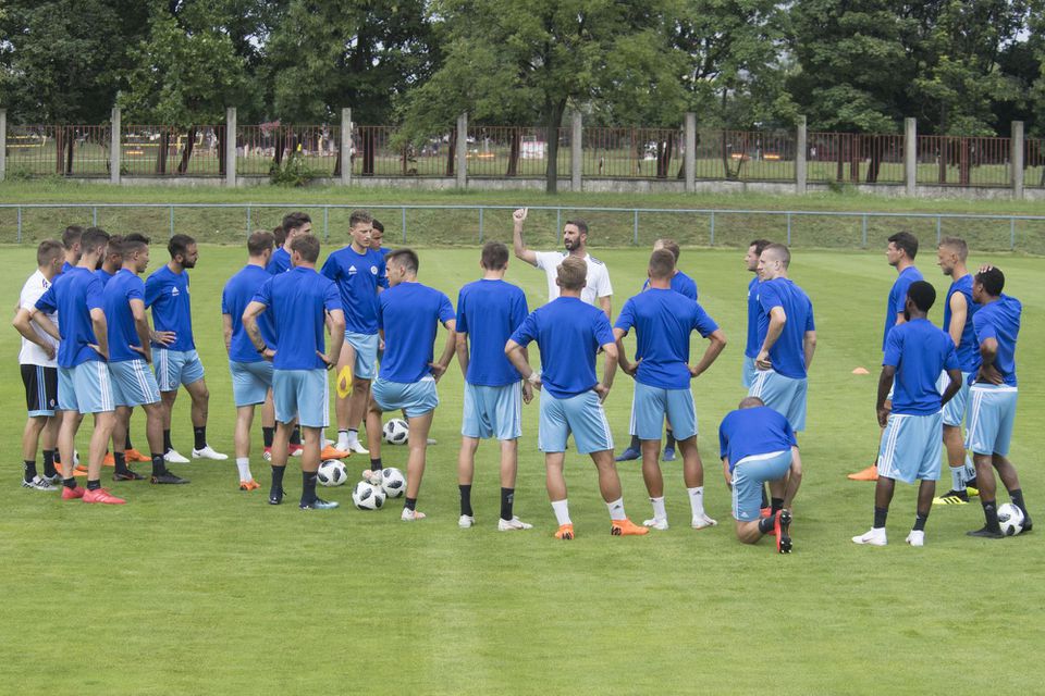 Družstvo ŠK Slovan Bratislava počas tréningu na začiatku letnej prípravy.