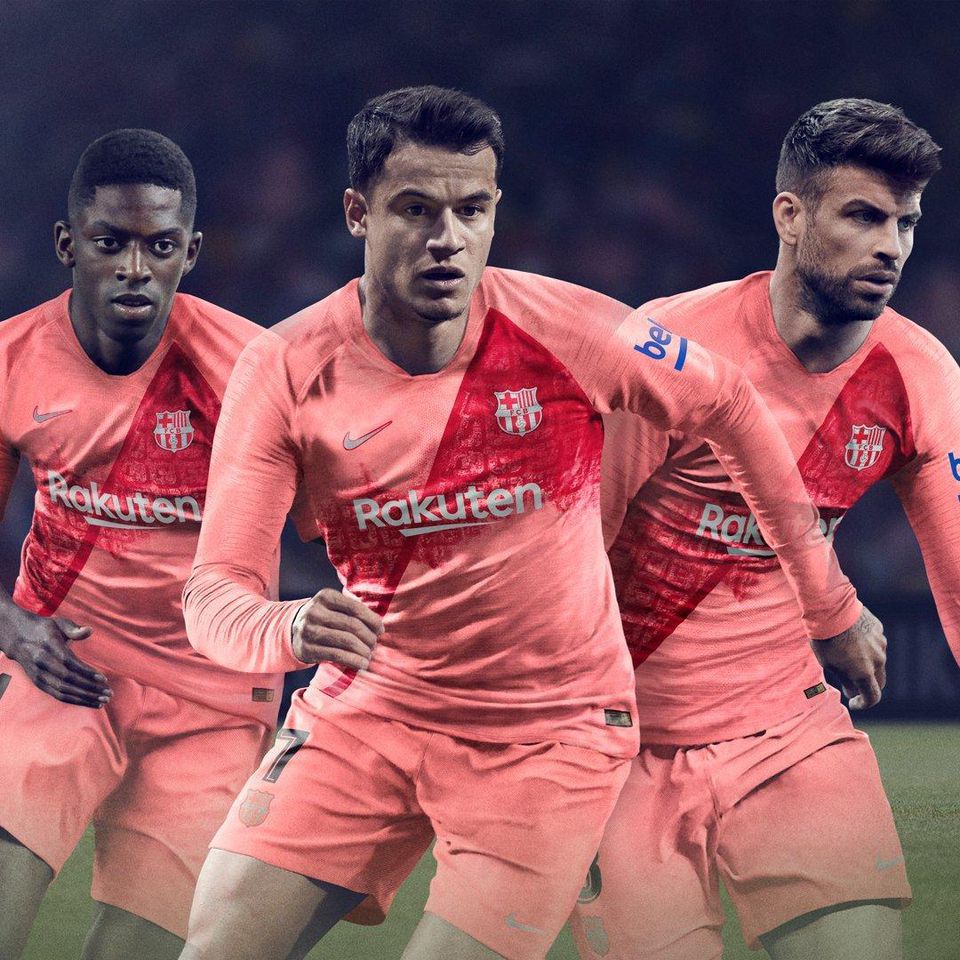 FC Barcelona predstavila tretiu sadu dresov.