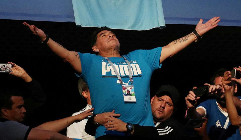 Diego Maradona počas zápas Argentíny na tribúnach vzýval všetkých bohov.
