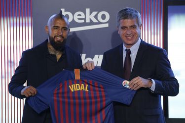 FC Barcelona získala z Bayernu novú posilu, Arturo Vidal prišiel na Camp Nou za 30 miliónov