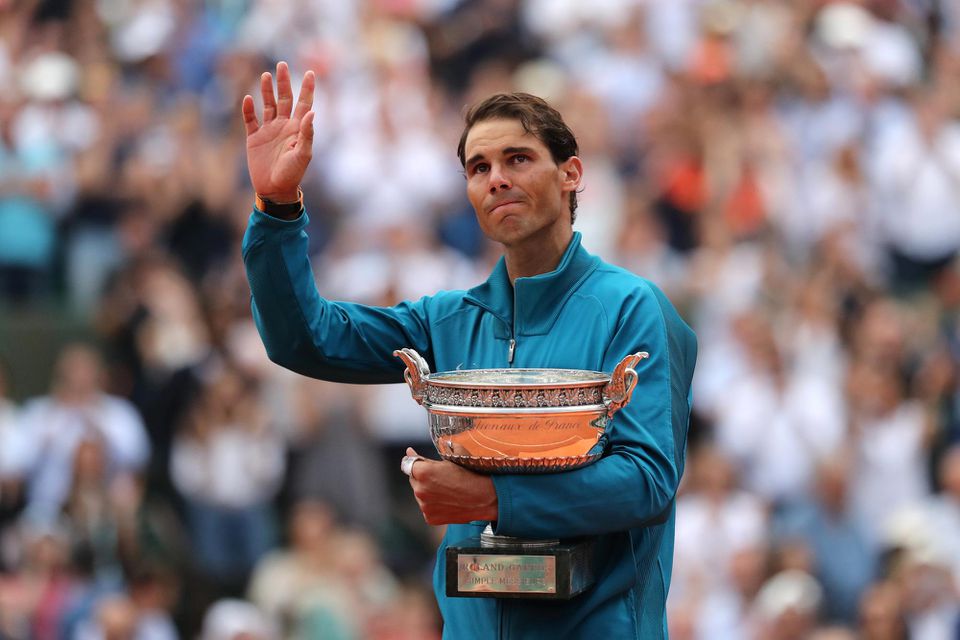 Rafael Nadal s trofejou z Roland Garros.