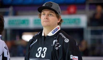 Niekdajší brankár Slovana Barry Brust sa vracia do KHL