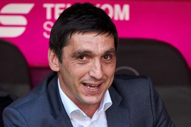 Tréner Korkut predĺžil kontrakt s VfB Stuttgart do leta 2020