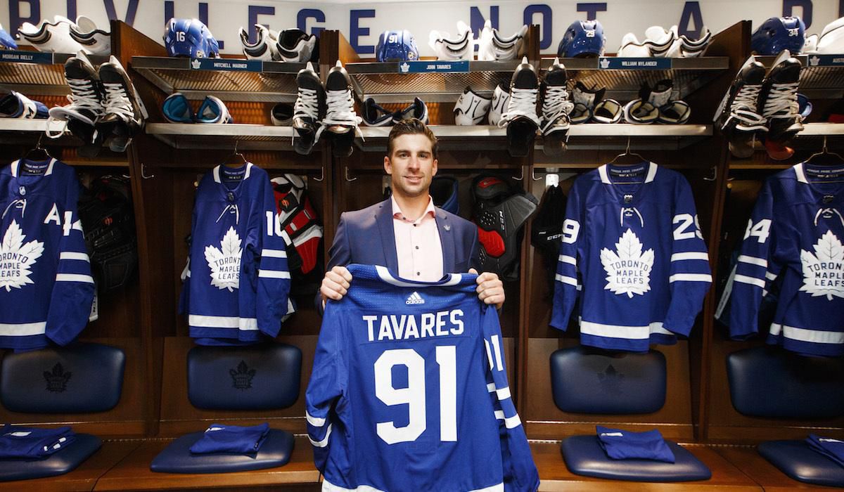 John Tavares podpísal toto leto sedemročnú zmluvu s Torontom
