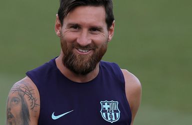 Lionel Messi odmietol podpísať dres fanúšičke, tá mu vynadala