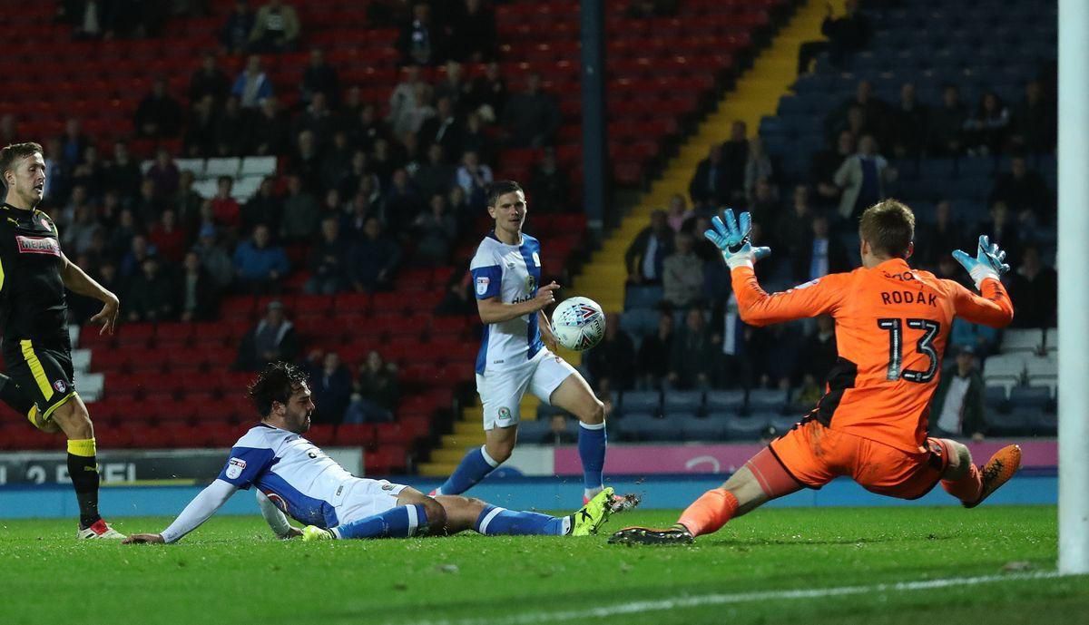 Marek Rodák v drese anglického Rothehamu United