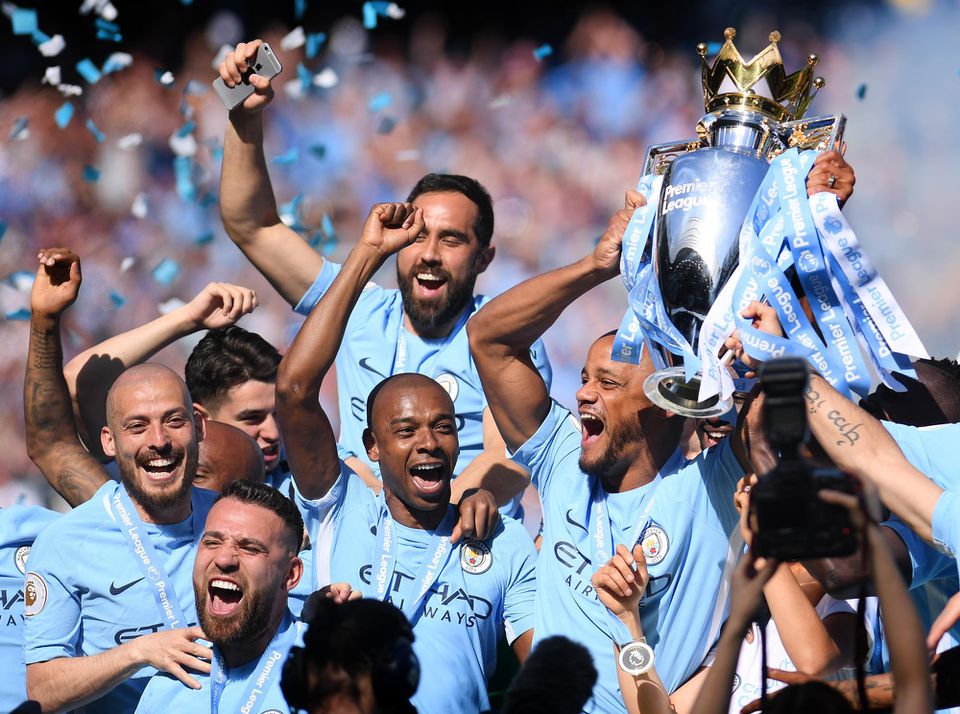 Manchester City oslavuje titul