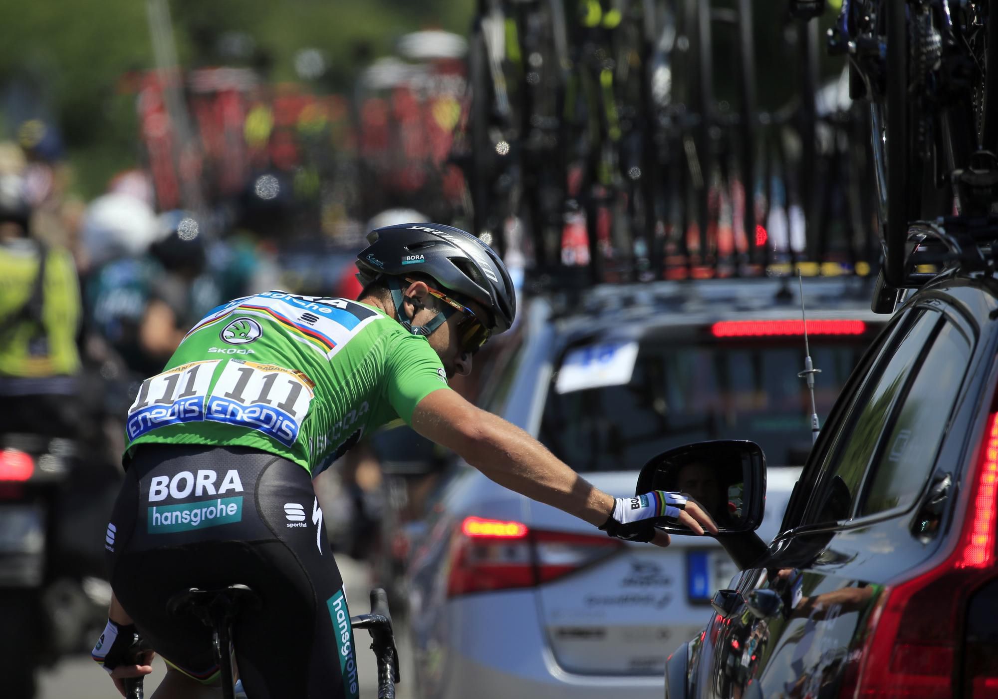 Peter Sagan v zelenom drese na pretekoch TdF 2018.