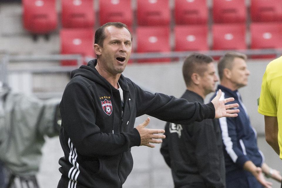 Tréner Trnavy Radoslav Látal počas stretnutia 1. predkola Ligy majstrov Spartak Trnava - Zrinjski Mostar.