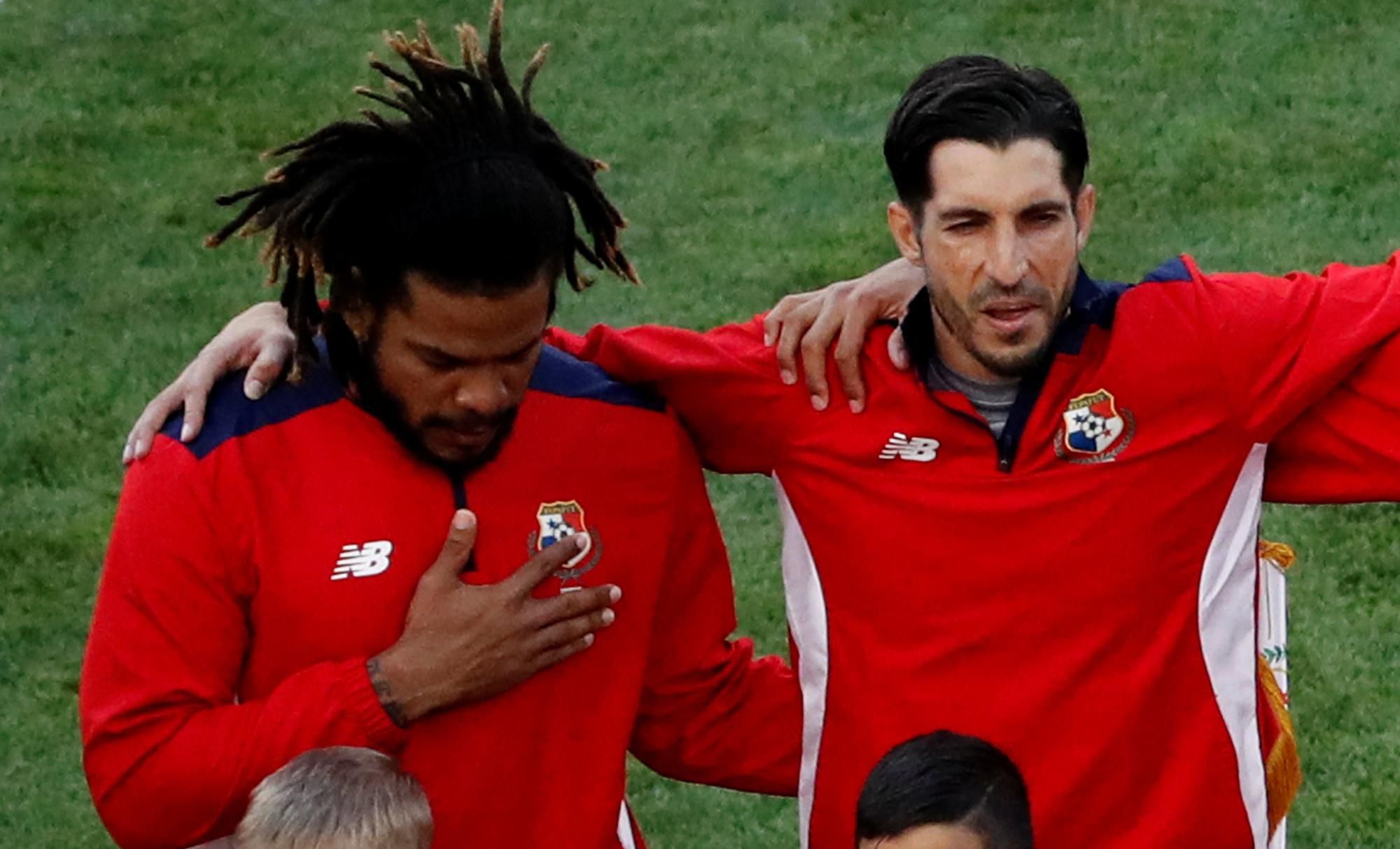 Roman Torres plakal počas panamskej hymny pri debute na MS