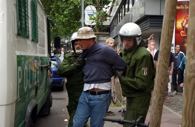 Nemecká polícia zatkla 28 osôb po útoku na autobus s fanúšikmi Unionu