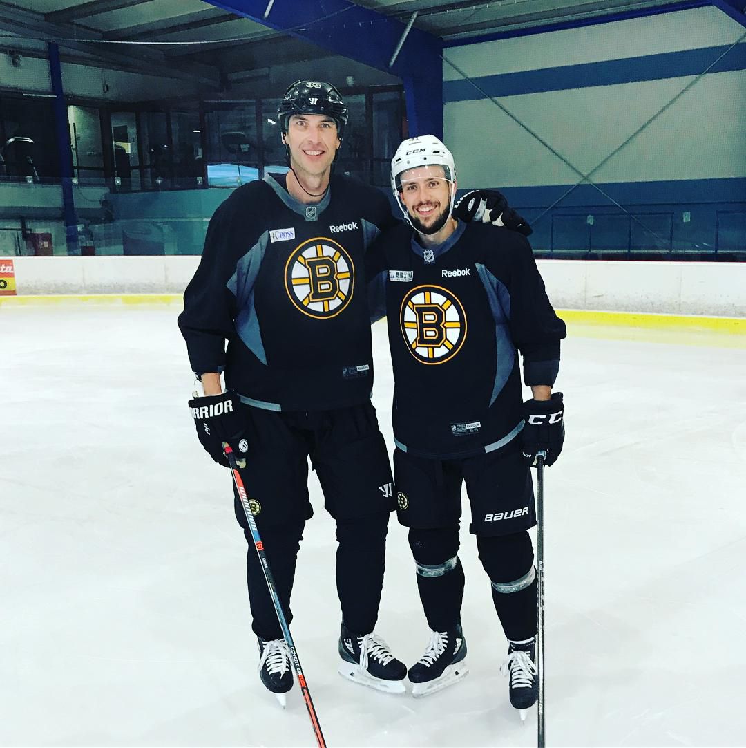 Zdeno Chára verí, že sa Martin Bakoš prebojuje do prvého tímu Bostonu.