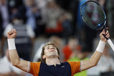 Roland Garros: Nečakane jednoznačné semifinále. Djokovič spoznal finálového súpera