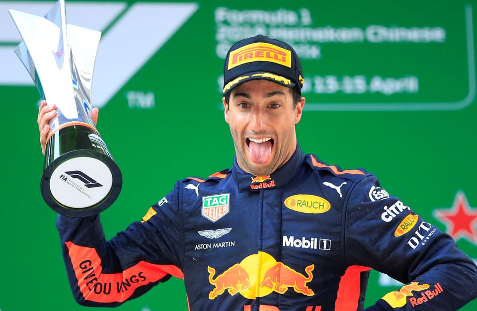 Daniel Ricciardo oslavuje titul z VC Číny.