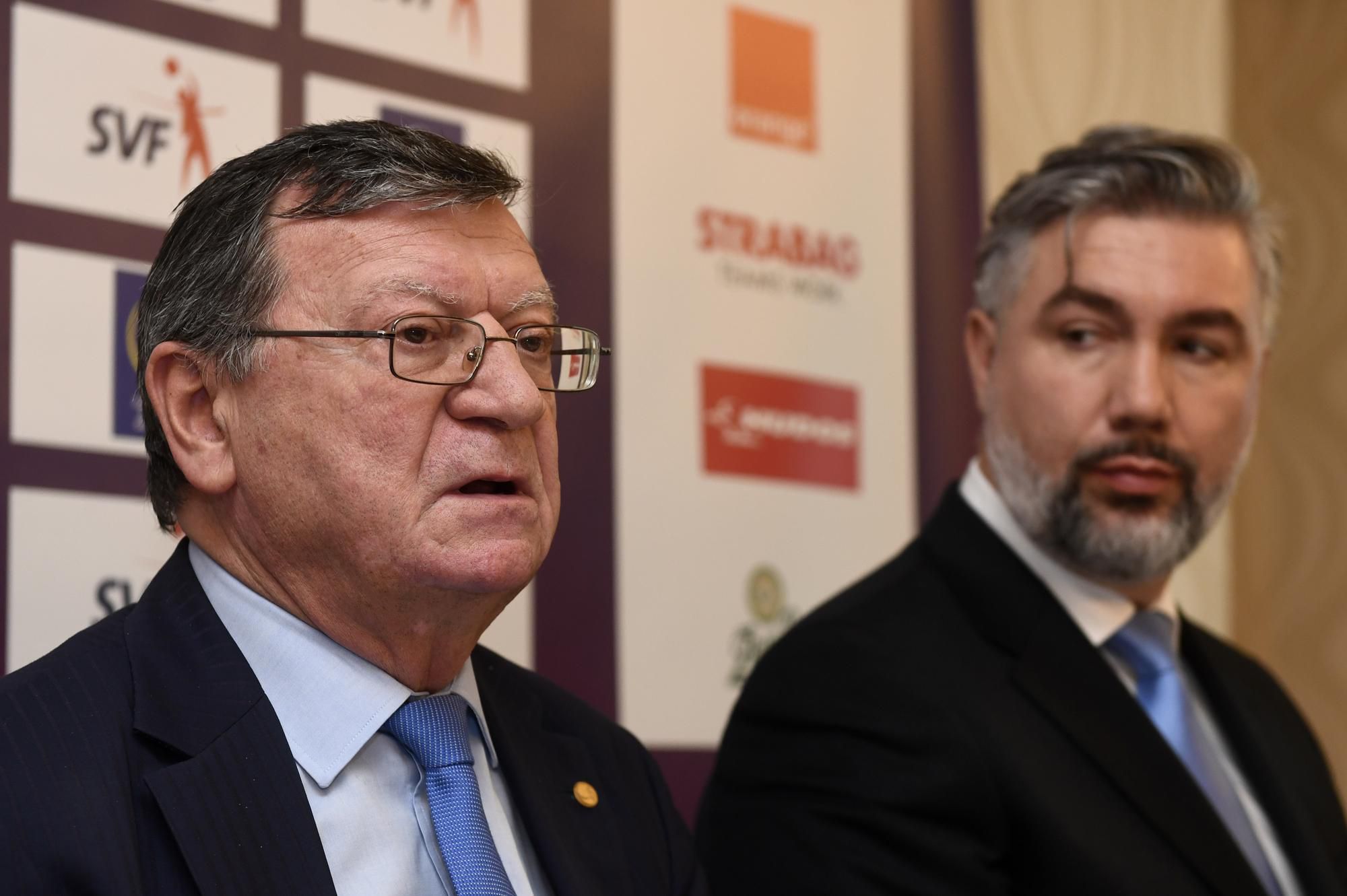 prezident Európskej volejbalovej konfederácie (CEV) Aleksandar Boričič a prezident Slovenskej volejbalovej federácie Martin Kraščenič