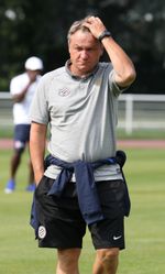 Metz po zostupe už bez trénera Frédérica Hantza