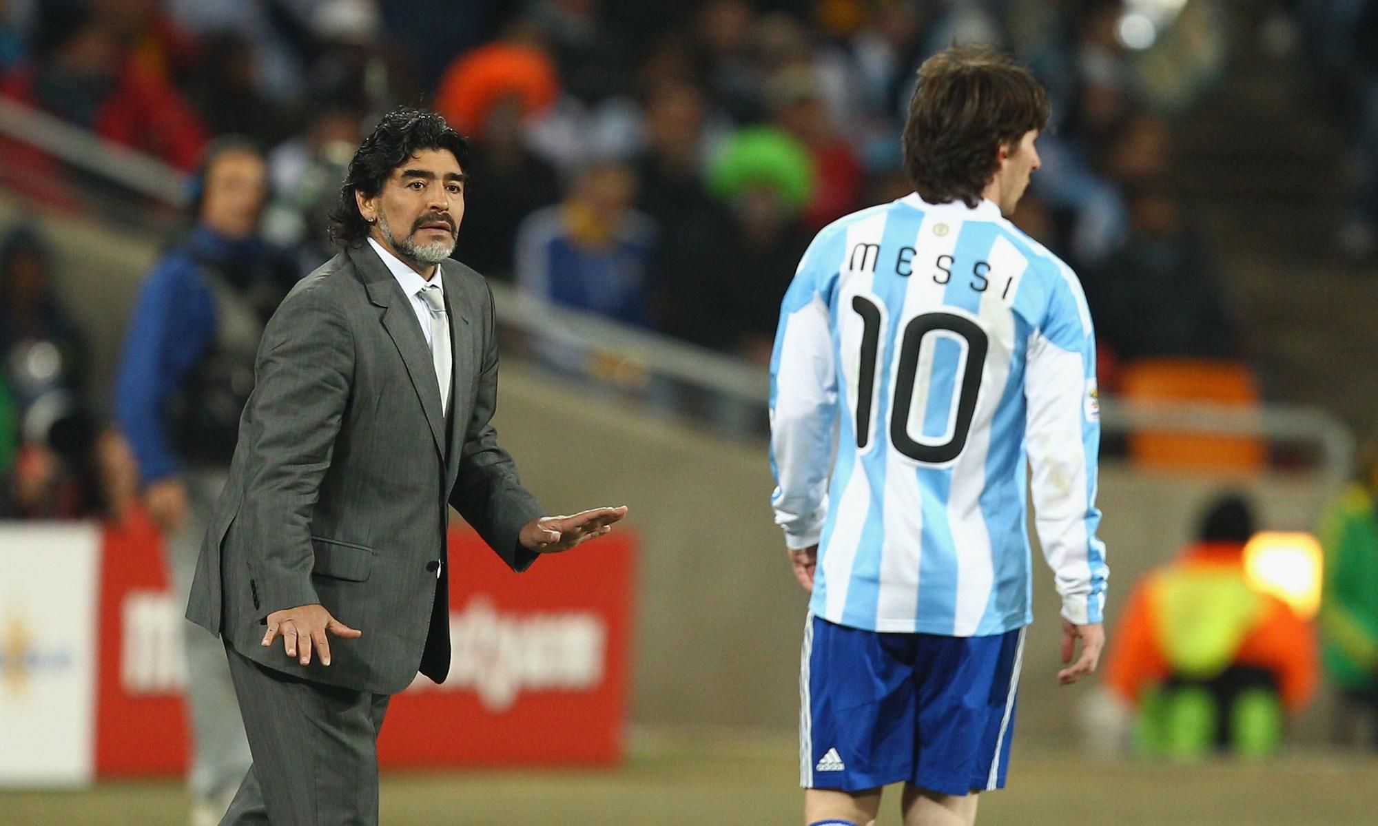 Diego Maradona a Lionel Messi počas MS 2010 v JAR