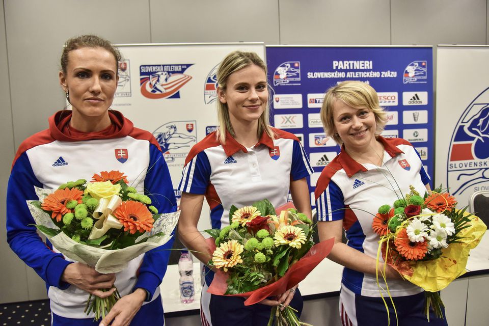 Iveta Putalová, Alexandra Bezeková a trénerka slovenského šprintéra Jána Volka Naďa Bendová