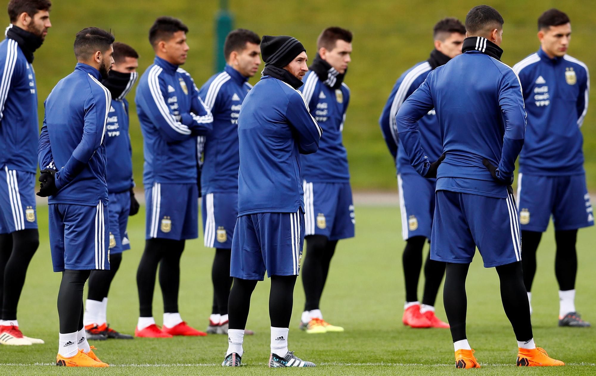 Lionel Messi so spoluhráčmi reprezentácie Argentíny