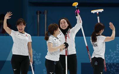 Curling: Japonky s tromi výhrami, zdolali aj domáce Kórejčanky 