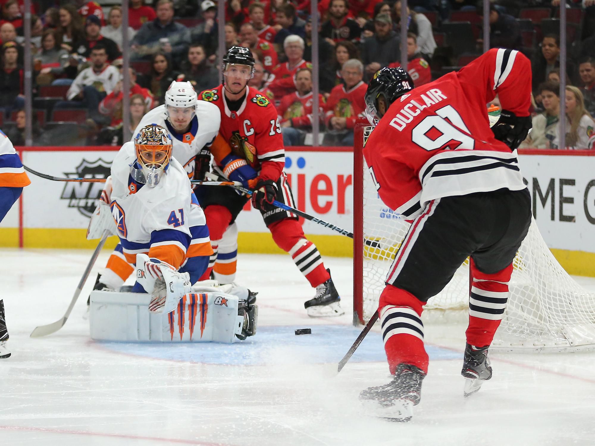 Jaroslav Halák mal v noci veľkú zásluhu na výhre NY Islanders nad Chicagom.