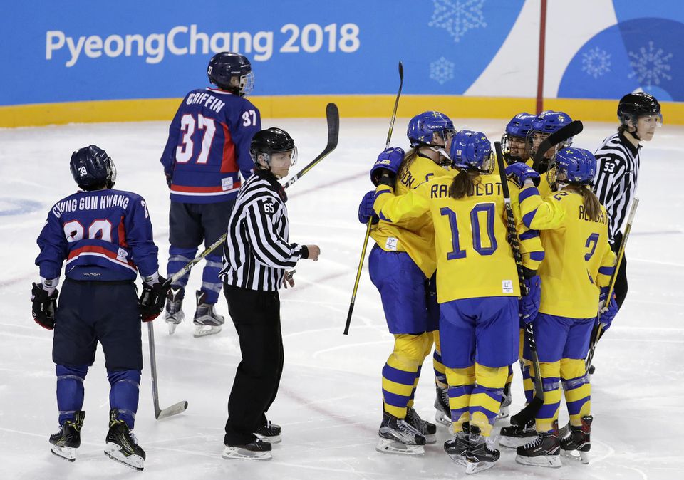 Radosť hokejistiek Švédska