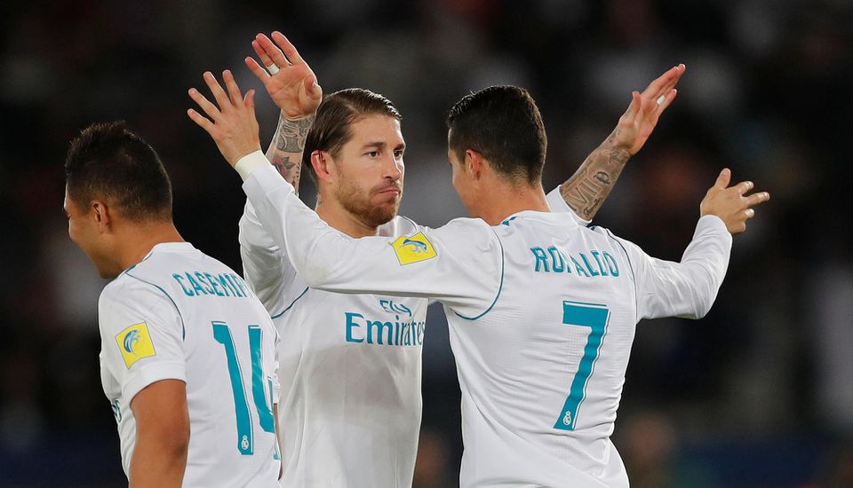 hráči Realu Madrid Cristiano Ronaldo a Sergio Ramos oslavujú gól
