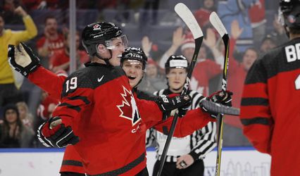 Kanada porazila v príprave vysoko domáce Lotyšsko, Dáni s tesnou prehrou
